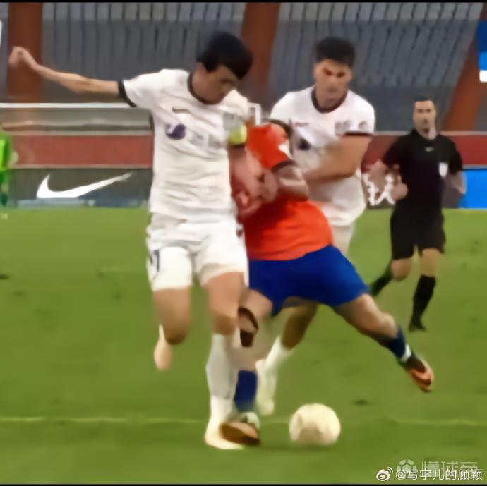 记者:谢维军膝盖内侧副韧带受伤,复出困难
